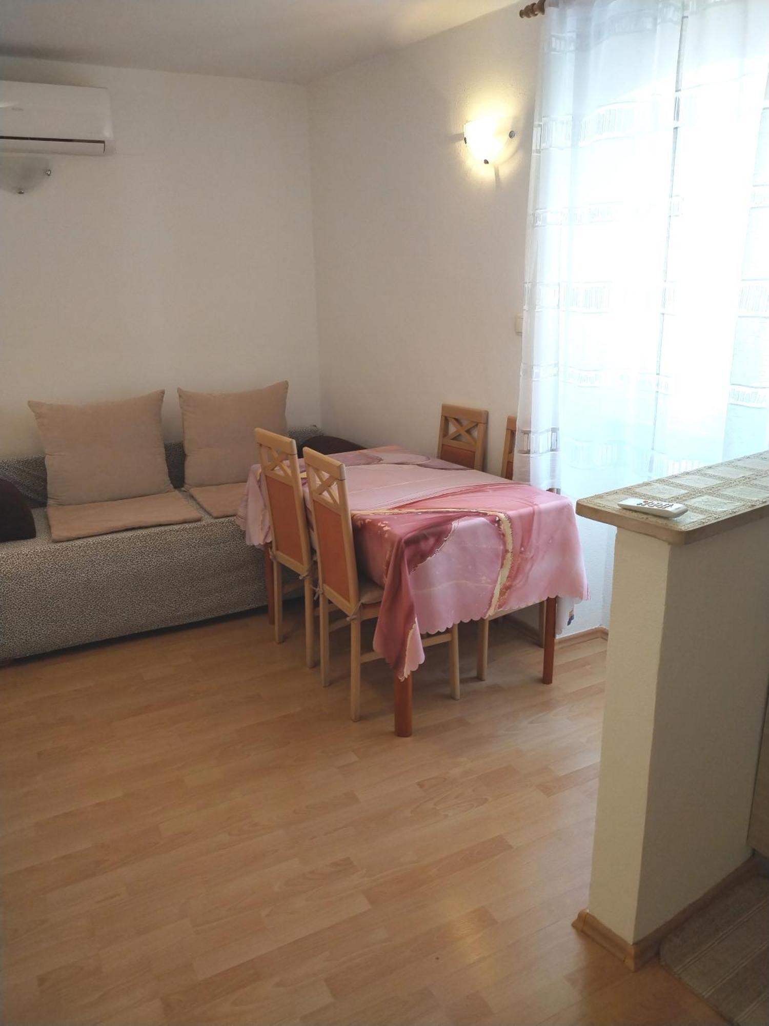 Apartments Nevija Valun Extérieur photo